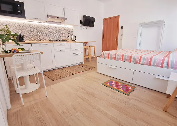 Miravalle Bed & Breakfast 4*